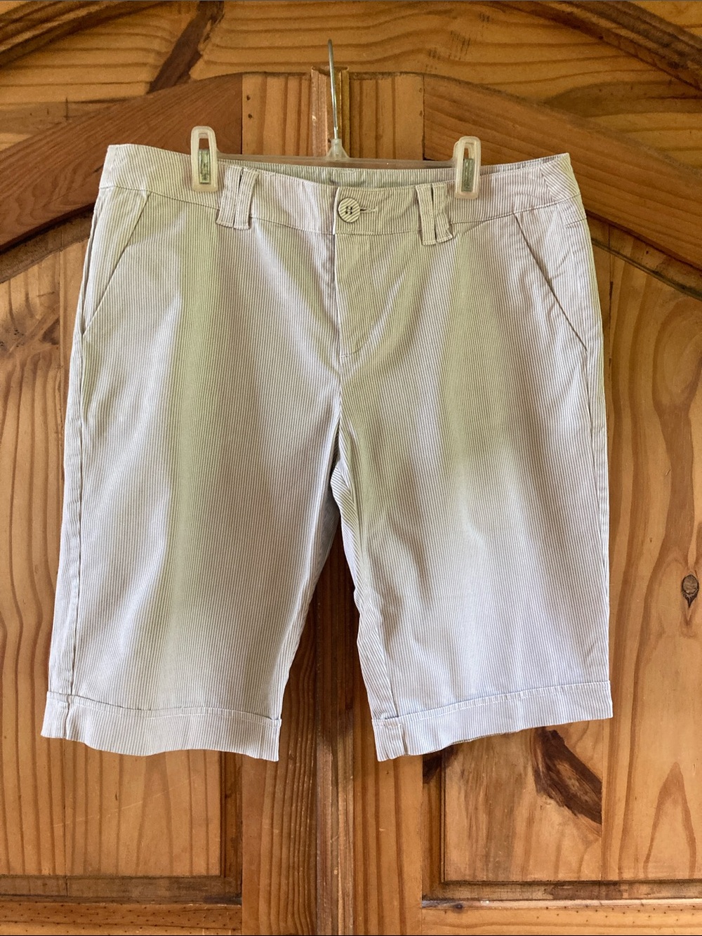 Women's GEF France Silveta Amplia gray white pinstriped long shorts size 10